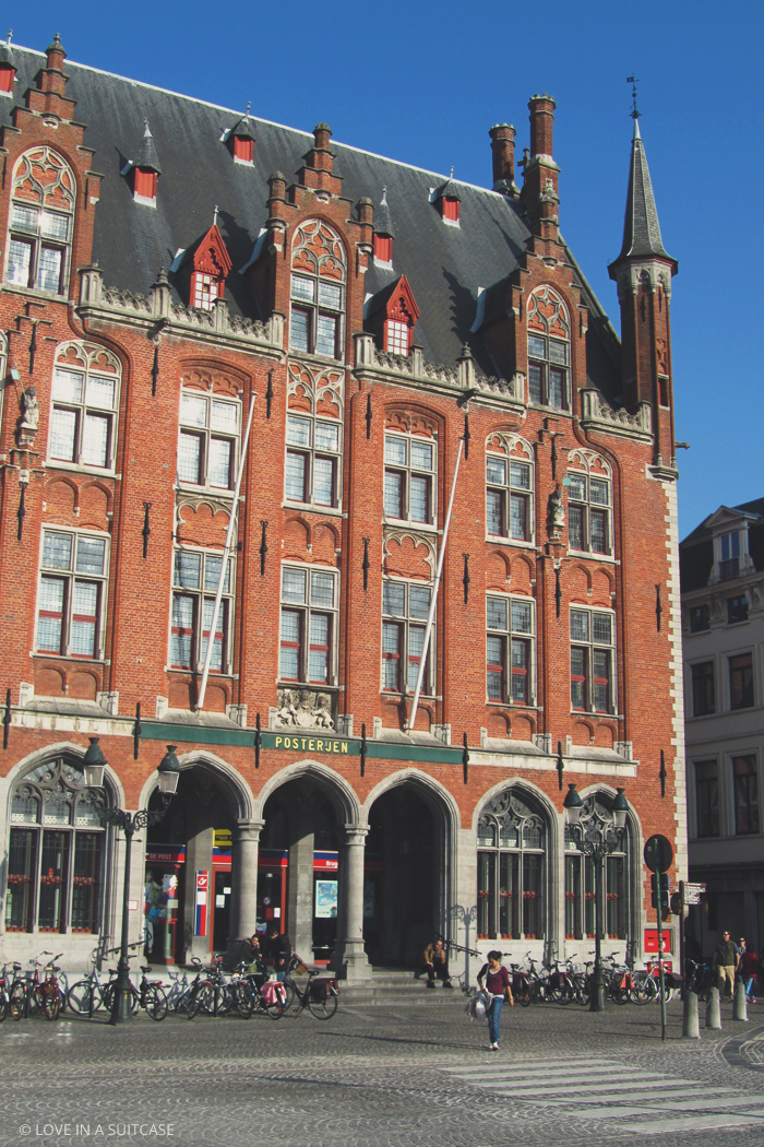 Markt Square, Brugge, Belgium | Love in a Suitcase