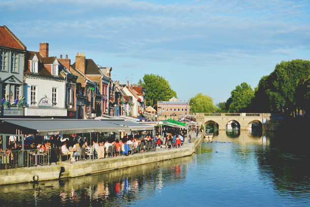Amiens, France | Love in a Suitcase