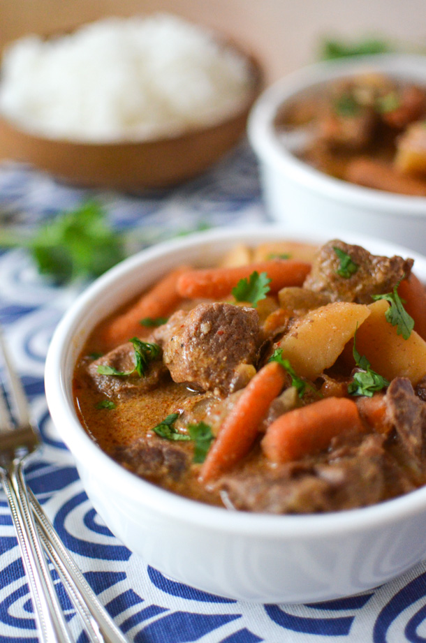 Slow Cooker Massaman Beef Curry | simplywhisked.com