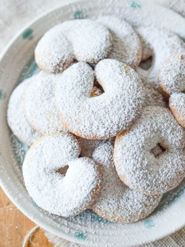 Almond Crescent Cookies | @simplywhisked