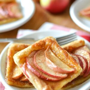 Maple Bourbon Apple Tarts | Gilmore Girls recipe | @simplywhisked