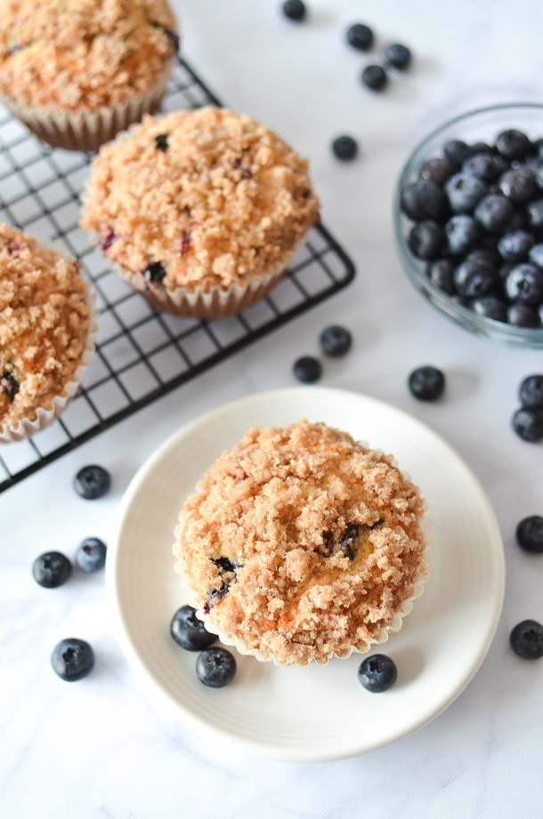 Jumbo Blueberry Crumb Muffins | Gilmore Girls Food | @simplywhisked