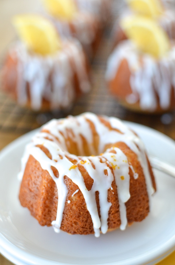 Mini Lemon Bundt Cakes | @simplywhisked