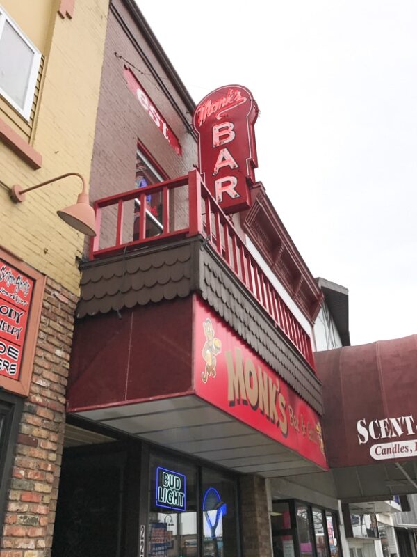 Where to eat in Wisconsin Dells | @simplywhisked