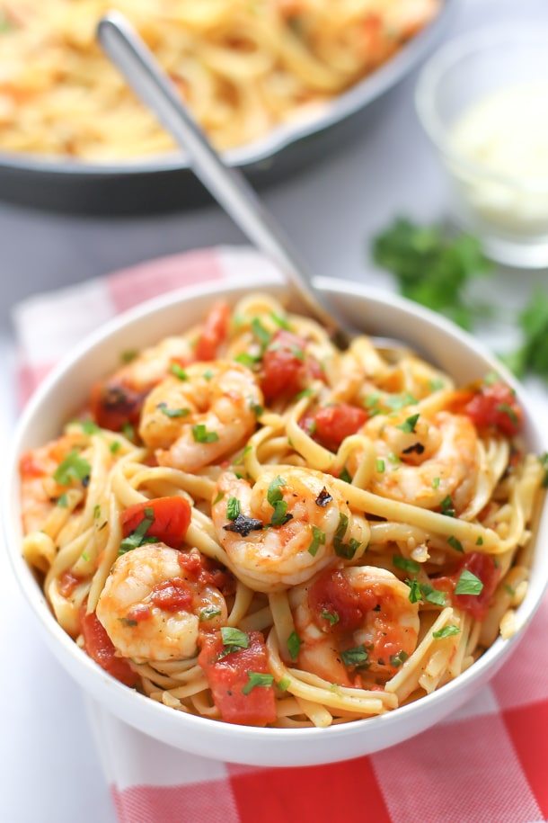 Shrimp Fettuccini with White Wine Tomato Sauce | 30 minute dinner recipes, easy pasta recipes, quick dinner recipes, seafood recipes, shrimp recipes | @simplywhisked