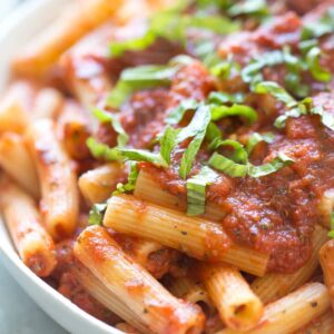 2 Minute Marinara Sauce | Easy marinara sauce, quick pasta sauce, fast dinner recipe, budget dinner recipe | @simplywhisked