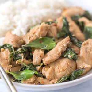 Thai Basil Chicken | 30 minute dinner, easy chicken dinner, chicken recipes, thai chicken, quick chicken recipe | @simplywhisked