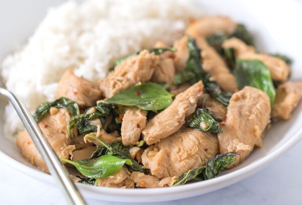 Thai Basil Chicken | 30 minute dinner, easy chicken dinner, chicken recipes, thai chicken, quick chicken recipe | @simplywhisked