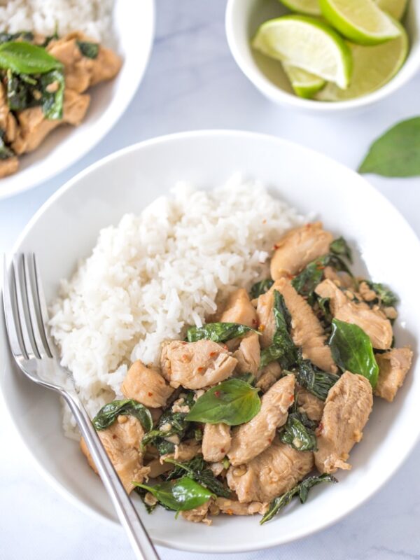 Thai Basil Chicken | 30 minute dinner, easy chicken dinner, chicken recipes, thai chicken, quick chicken recipe | @simplywhisked