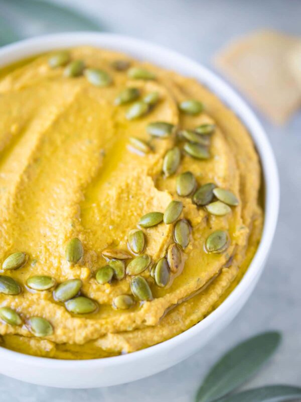 Easy Pumpkin Hummus | Thanksgiving appetizer, Dairy Free Thanksgiving, Dairy Free Appetizer, fall appetizer, dairy free dip | @simplywhisked