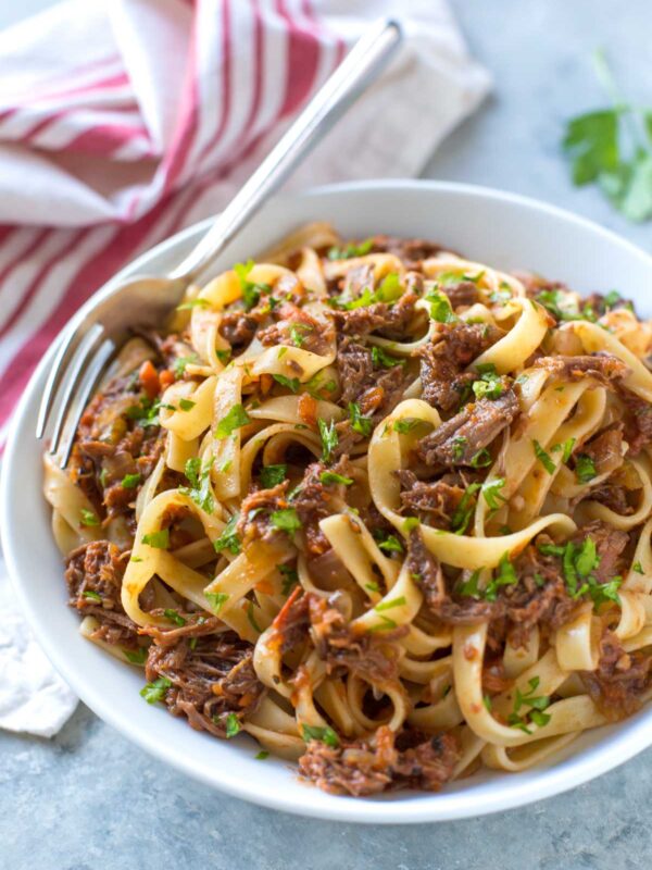 Slow Cooker Beef Ragu | dairy free pasta, slow cooker pasta sauce, slow cooker dinner #slowcooker #pasta #dairyfree | @simplywhisked