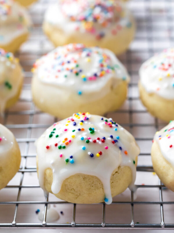 anisette cookies - a classic Italian christmas cookie