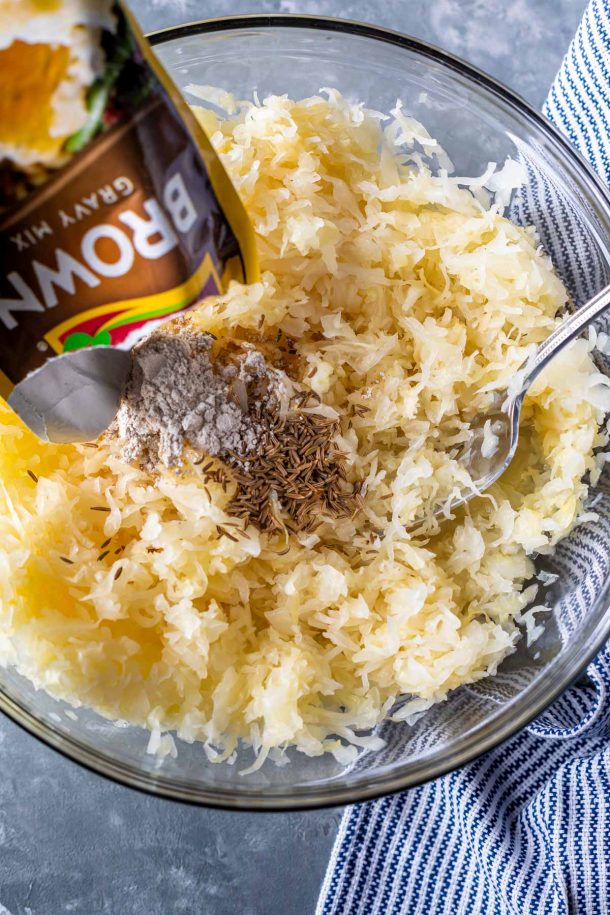 addingbrown gravy packet to sauerkraut